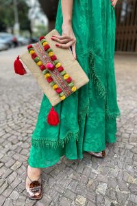 Bolsa Carteira com Detalhes Pom Pom