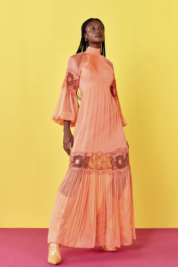 Vestido Longo Decote Costas Renda