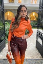 Blusa em Couro com Amarração