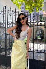 Blusa de couro cropped com Decote Arredondado