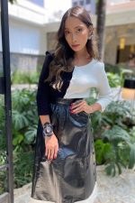 Saia em Couro Bicolor Botões