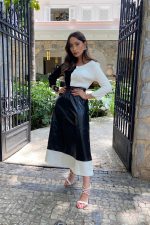 Saia em Couro Bicolor Botões