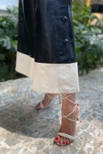 Saia em Couro Bicolor Botões