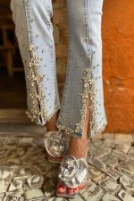 Calça Jeans com Pedraria