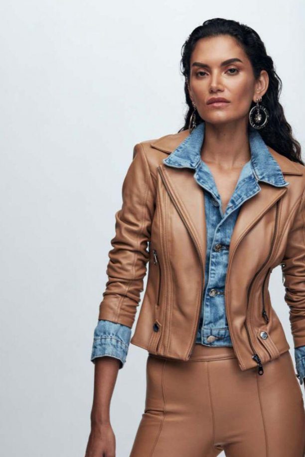 Jaqueta de Couro com Sobreposição em Jeans