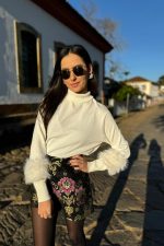 Short Bordado Pedraria