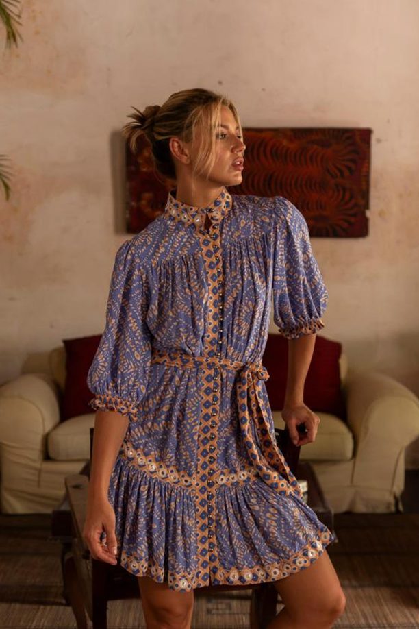 Vestido Estampado Curto Detalhes Espelhinhos