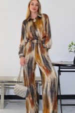 Conjunto Estampado Detalhe Broche