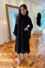 Vestido Gola Alta Aplicação Pérolas