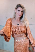 Blusa Ombro a Ombro com Lastex Estampada