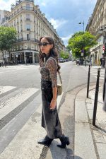Saia Reta Midi Veludo Preto