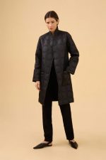 Casaco Longo Nylon Dublado Bordado Preto