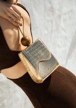 Bolsa Pequena Alça de Madeira