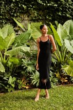 Vestido Midi Tricot Em Malha Cheia Com Franjas