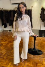 Blusa Modelagem Solta Aplicações Perólas