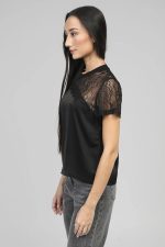 Blusa Detalhe Renda